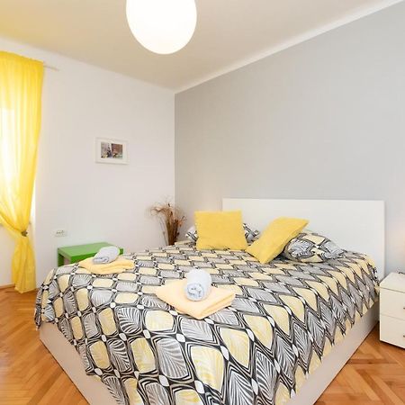 Apartment Portapisana Just 50M From The Beach Krk Town Exterior foto