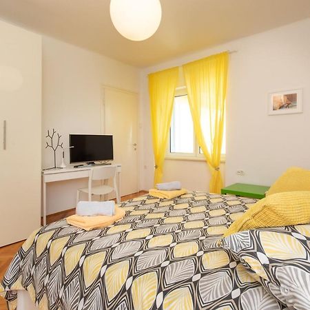 Apartment Portapisana Just 50M From The Beach Krk Town Exterior foto