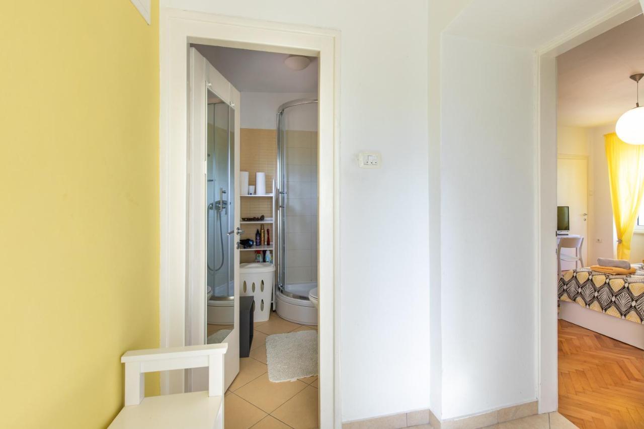 Apartment Portapisana Just 50M From The Beach Krk Town Exterior foto