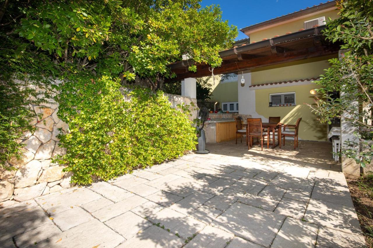 Apartment Portapisana Just 50M From The Beach Krk Town Exterior foto