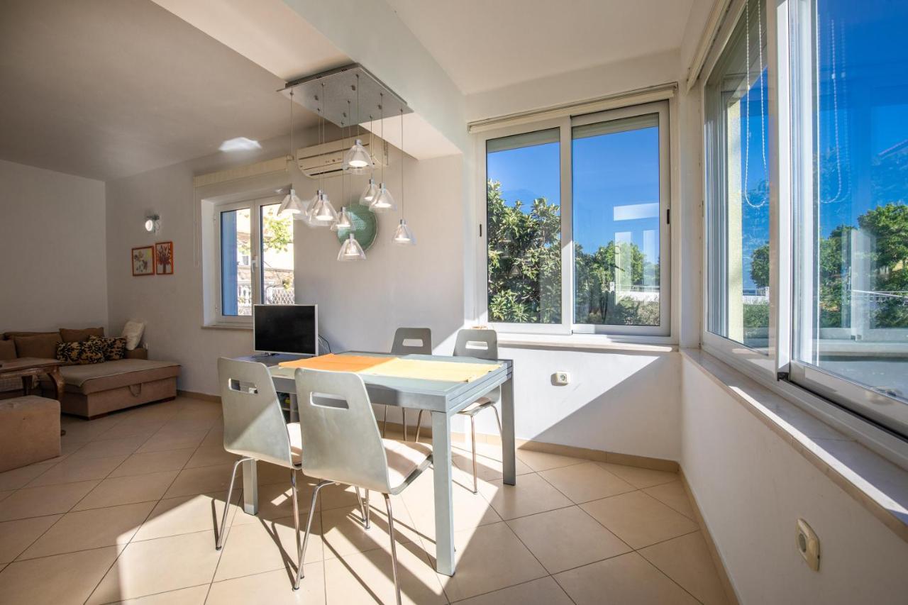 Apartment Portapisana Just 50M From The Beach Krk Town Exterior foto